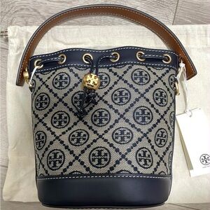 Tory Burch Monogram Bucket Bag in Navy Blue with Off-White